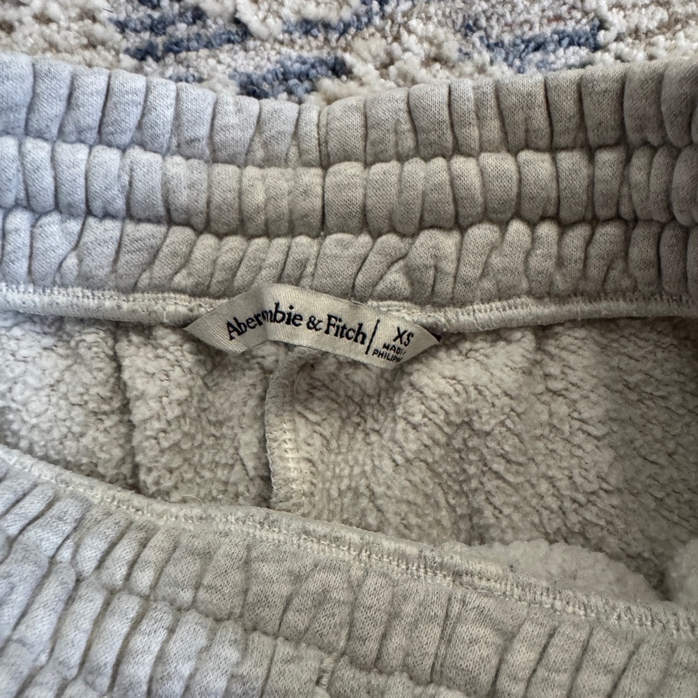 Abercrombie & Fitch Gray Sweat Shorts Size XS Drawstring Lounge - Picture 2 of 3